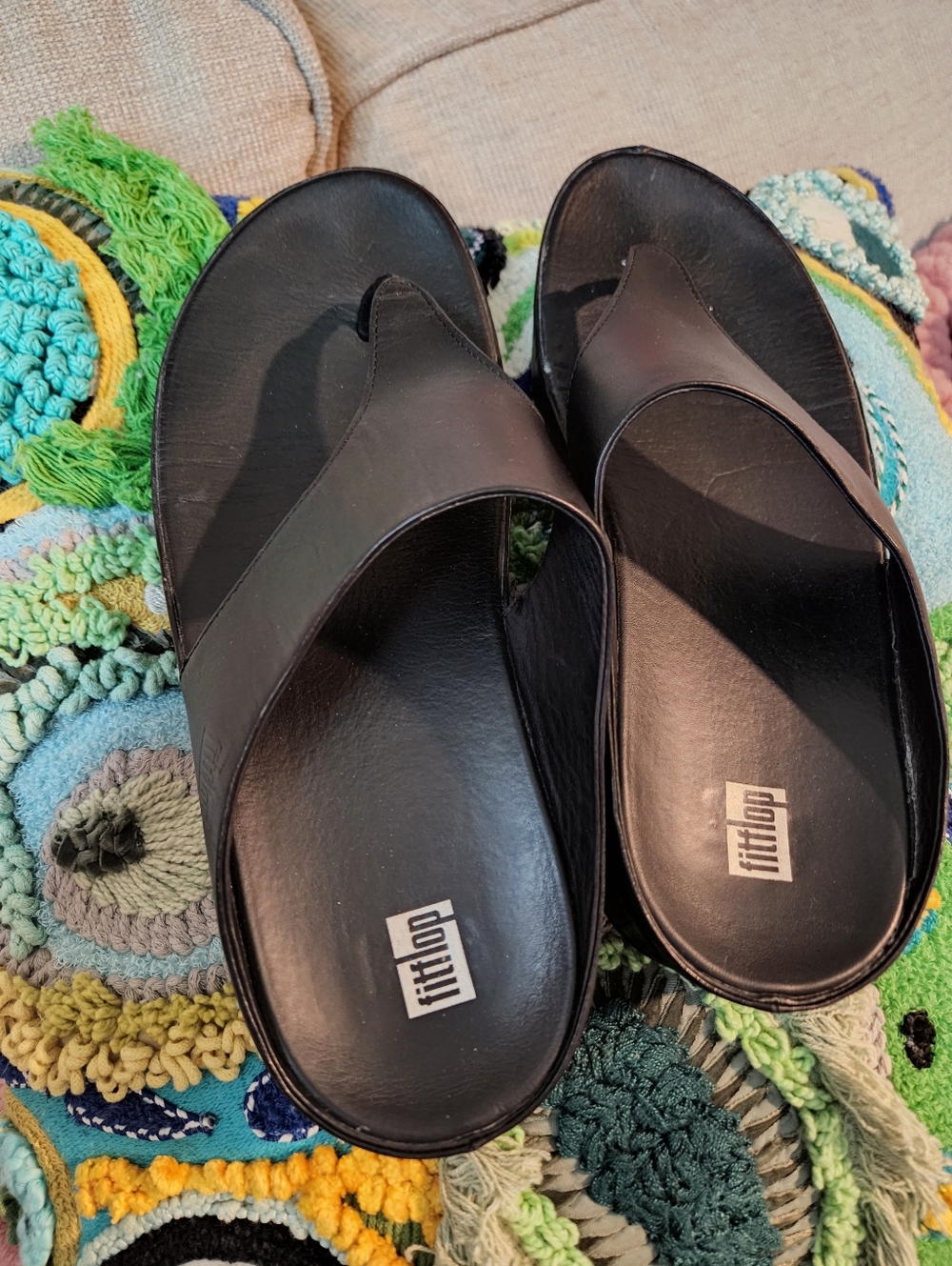 Black Leather Women's Toe-Post Sandals - Picture 3 of 10